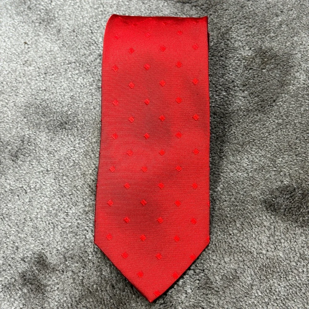 Brooks Brothers  Made in USA Pure Silk Tie Mens OS Red Diamond Material England